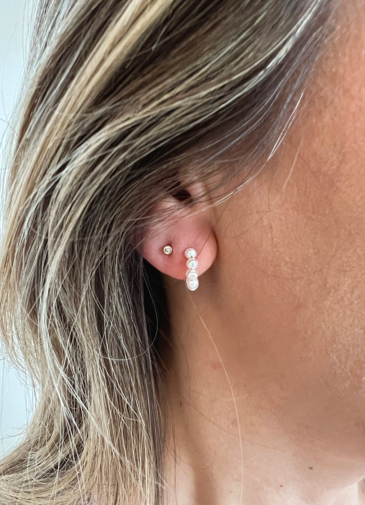 LUSTROUS 14K GOLD MINI PEARL HOOPS
