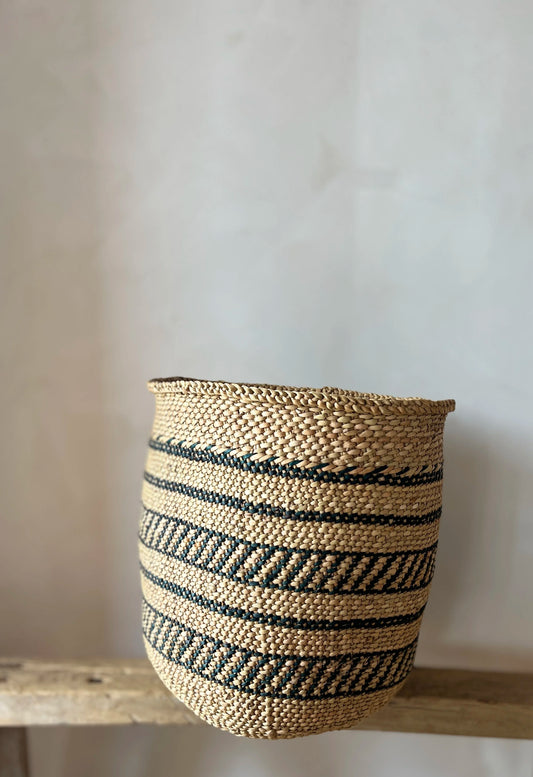 ZULU HANDWOVEN BASKET