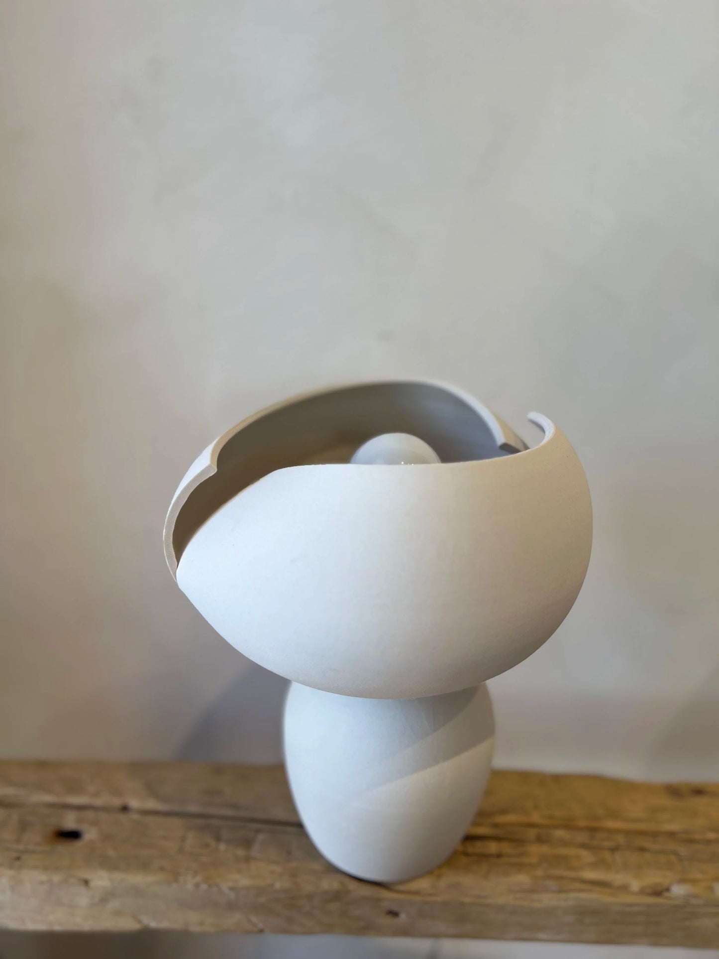 SCULPTURAL CERAMIC LAMP FROST